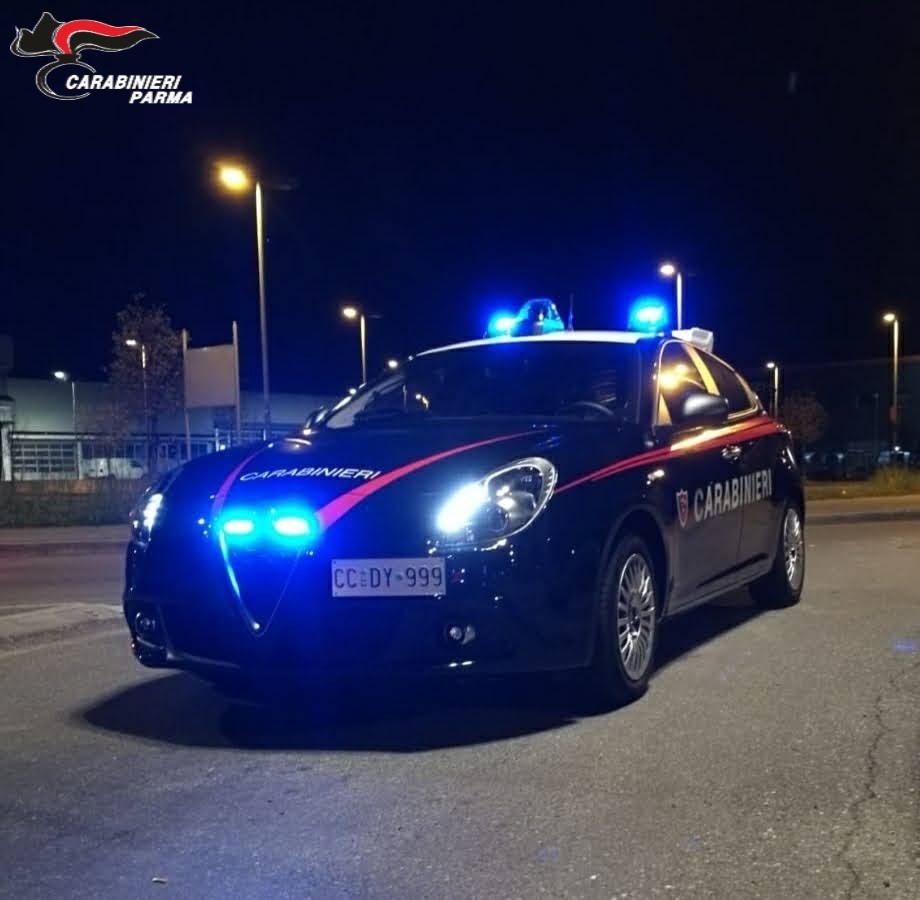 27.04.2024-Parma-foto-carabinieri-in-aiuto-donna-anziana